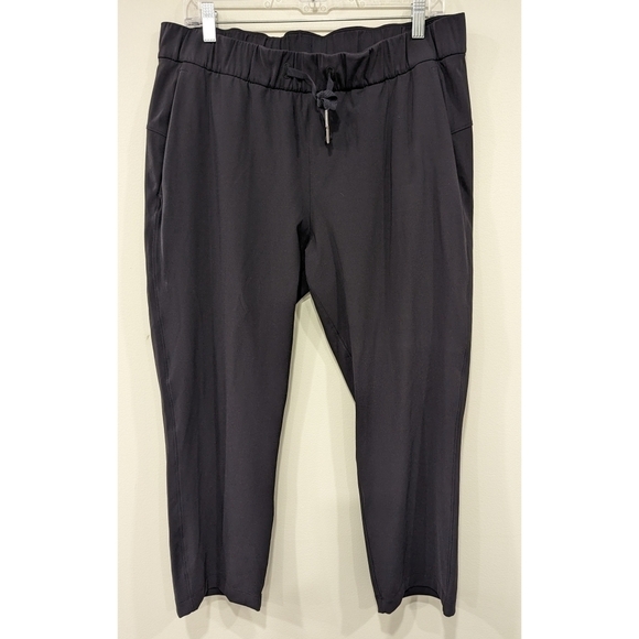 Lululemon On the Fly Crop 23" Inseam in Black Size 10 - Picture 1 of 10